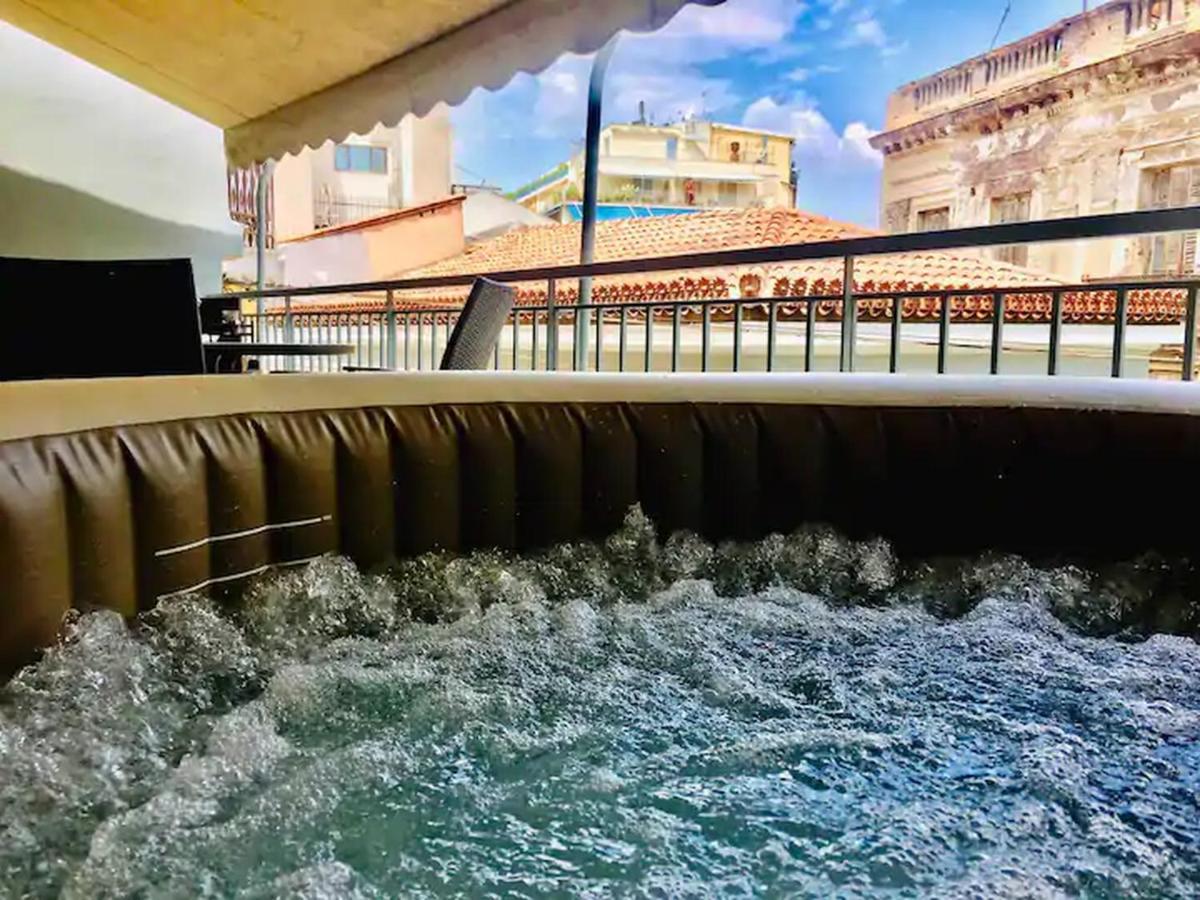 Openair Hot Tub/Big Balcony/Great Boutique Apt أثينا المظهر الخارجي الصورة