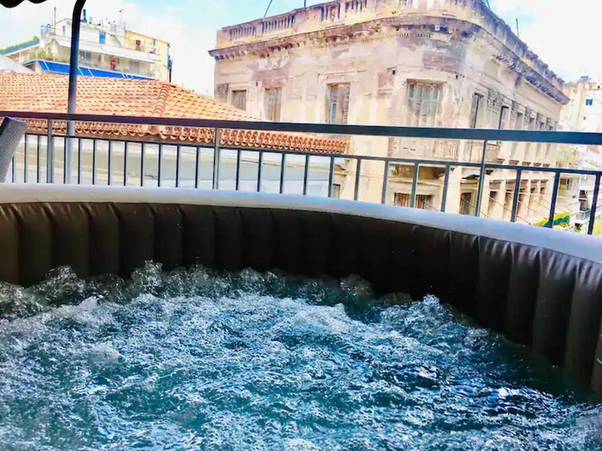 Openair Hot Tub/Big Balcony/Great Boutique Apt أثينا المظهر الخارجي الصورة