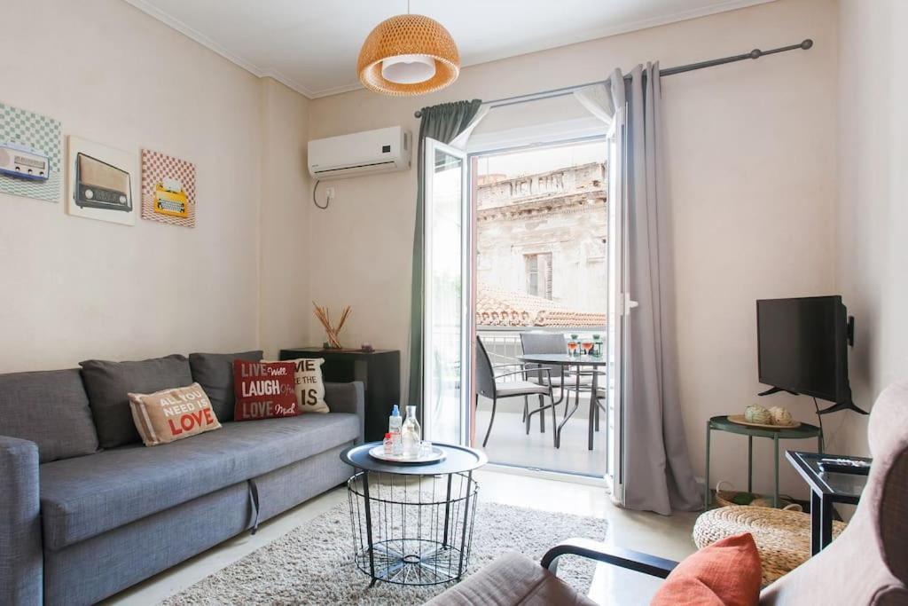 Openair Hot Tub/Big Balcony/Great Boutique Apt أثينا المظهر الخارجي الصورة