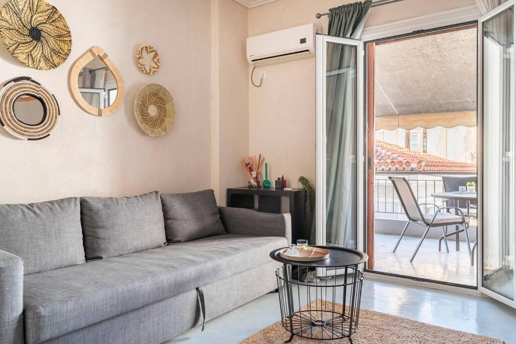 Openair Hot Tub/Big Balcony/Great Boutique Apt أثينا المظهر الخارجي الصورة