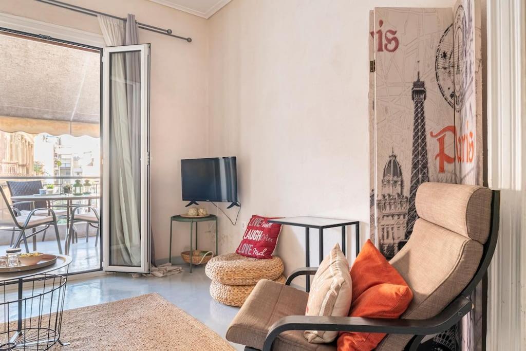 Openair Hot Tub/Big Balcony/Great Boutique Apt أثينا المظهر الخارجي الصورة